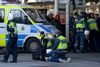 Vagtplanen for de svenske betjente bliver først låst en uge før første vagt. I Danmark låses den fire uger inden, og det er en af de ting, som koster mange ressourcer har en rapport påpeget.