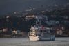 De første både sejlede fra den græske ø Lesbos med kurs mod Dikili lidt efter klokken 6 dansk tid.