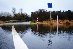 Efter at Danmark har oplevet store nedbørsmængder, kommer der enkelte byger rundt omkring, oplyser DMI.