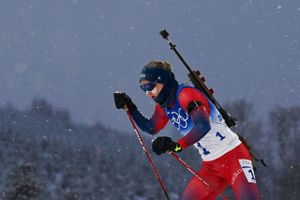 Skiløberen Marte Olsbu Røiseland imponerede ved at vinde kvindernes jagtstart og tage sin tredje guldmedalje.