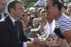 Emmanuel Macron mødte sine begejstrede vælgere efter selv at have sat sit kryds til parlamentsvalget. Foto: Thibault Camus