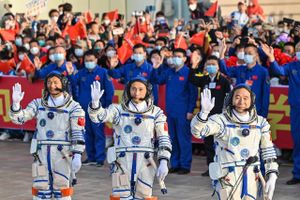 Opsendelsen markerer endnu et skridt i ambitiøst, kinesisk rumprogram med fem bemandede missioner siden 2021.