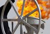 Islamisk Stat har erobret flere oliefelter i Irak og Syrien, men der mangler ingeniører med erfaring fra oliebranchen. Derfor lokker terrororganisationen nu med millionlønninger.