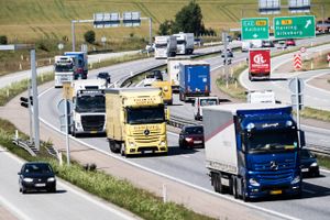 Trods aktioner i maj kommer vejafgiften for lastbiler til at stige fra januar 2025, har Folketinget besluttet.