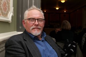75 ÅR LØRDAG: Rollerne i de store klassikere af Ibsen og Shakespeare står stærkest, når skuespiller Lars Lohmann ser tilbage på sin alsidige karriere. I Det Kongelige Teaters opsætning af vikingedramaet "Røde Orm", hvor han spillede Harald Blåtand, delte han kortvarigt kostume med en ægte royal. 