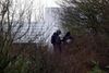 Franske politistyrker jagter to terrormistænkte brødre nær Dammartin-en-Goële nordøst for Paris.
