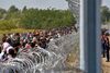 Efter at Ungarn har lukket grænsen til Serbien, forsøger flygtningene nu at tage vejen uden om Ungarn via Kroatien og Slovenien