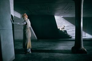 Camille Sieling Langdals iscenesættelse af Hofmannsthals ”Elektra” fra 1903 er med et tidsløst udtryk og sære eksistenser alt andet end en klassisk græsk tragedie.