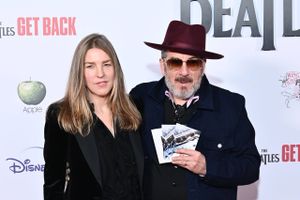 Verdensstjernerne og ægtefællerne Diana Krall og Elvis Costello giver koncerter fredag og lørdag med hver sin slags musik.   
