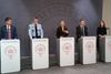Statsminister Mette Frederiksen, rigspolitichef Thorkild Fogde, direktør for organisation og borgerservice i Udenrigsministeriet Erik Brøgger Rasmussen, direktør i Sundhedsstyrelsen Søren Brostrøm og direktør i Erhvervsstyrelsen Katrine Winding orienterer om situationen vedrørende COVID-19 og nye tiltag for at inddæmme smitte i Danmark. Foto: Liselotte Sabroe/Ritzau Scanpix