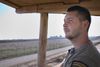 Barnabas Heredi, 27, var bager, da han i 2014 fik arbejde som vagt ved grænsen mellem Serbien og Ungarn. Sammen med kollegerne patruljerer han konstant i området for at fange dem, der forsøger at komme ulovligt ind i Ungarn. Foto: Morten Parsner Olsen
