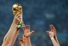 Der er rigtig mange penge på højkant til VM i fodbold i Rusland. Foto: Matthias Schrader/AP