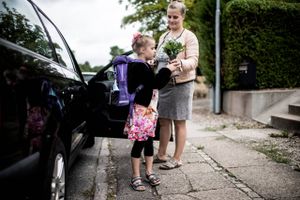 Geografi har en stor betydning for, om et barn kan få lov til at udskyde skolestarten et år, hvis barnet f.eks. ikke er skolemodent. 
Det er et problem, at der ikke er valgfri skolestart, mener forældre. Minister afviser at lave ens retningslinjer på landsplan.