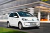 Volkswagen e-up! koster fra under 200.000 kr. Køredynamik og -komfort er på alle måder præcist som i en up!, der kører på benzin.