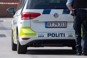 De to mænd blev i første omgang løsladt i byretten, men siden besluttede landsretten, at de skulle fængsles.