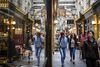Passage des Panoramas i Paris tiltrækker ikke mindst gastronomer og frimærkesamlere. Foto: Yadid Levi