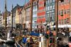 Nyhavn er det seneste sted i København, hvor politiet har fundet det nødvendigt at opstille betonblokke som terrorsikring. Arkivfoto.