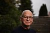 Professor Kaare Christensen mener, at det er bekymrende, når raske mennesker begynder at spise medicin for muligvis at få en gevinst langt ude i fremtiden i form af et længere liv. Foto: Gregers Tycho