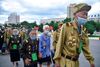 Da nordkoreanske veteraner lørdag deltog i en ceremoni var det med masker - dog skal man være opmærksom på, at masker skal dække både mund og næse for at være effektiv. Foto: KIM Won Jin / AFP)