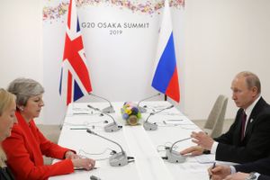 Storbritannien er åbent for anderledes forhold til Rusland - hvis Moskva indstiller "fjendtlig indblanding".