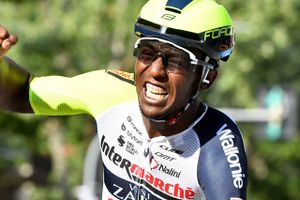 Biniam Girmay fra Eritrea vandt tirsdagens etape i Giroen og skrev sig ind i historiebøgerne.