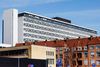 Den nye pandemiafdeling betyder, at andre af hospitalets afdelinger skal flyttes til andre lokaler. Foto: Aalborg Universitetshospital