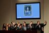 "Salvator Mundi", der er et af meget få kendte da Vinci-malerier, blev onsdag solgt på en auktion. Foto: Julie Jacobson/AP