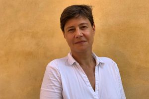 Et ophold i Tanzania fik Susanne Branner Jespersen til at blive frivillig i LGBT+ Danmark. I dag bruger hun sin baggrund som antropolog og konfliktmægler i rollen som sekretariatschef for foreningen.