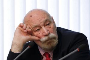 Den russiske regering vil lukke en af landets ældste ngo'er, som rapporterer om menneskerettigheder i Rusland.