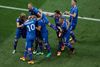 Islændigene jubler efter Ragnar Sigurdsson scoring. Foto: Ariel Schalit/AP