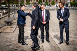 Pele Broberg er ny i jobbet som ansvarlig for Grønlands tiltagende vigtige relationer til udlandet. Men den tidligere pilot og erhvervsmand har for længst markeret sig som fortaler for løsrivelse fra Danmark. 