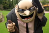 Figuren Dr. Træls optræder nu kun uden cigar i appen fra Jesperhus Feriepark. Foto: Screendump fra Youtube.