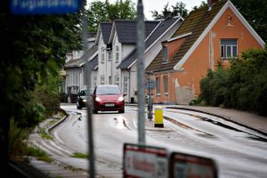 Ifølge Landdistrikternes Fællesråd har ophøret af økonomisk støtte til kraftvarmeværker i mindre byer skabt en skævvridning i danskernes adgang til varme. Værkerne har nu stået på egne ben i to år, og ifølge Energistyrelsen er det uden store prisstigninger over en bred kam. Energirådgiver er enig, men advarer om, at værker kommer til at lukke.