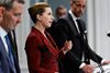 Statsminister Mette Frederiksen (S) samt justitsminister Nick Hækkerup (S) og sundheds- og ældreminister Magnus Heunicke (S) under pressemøde i Spejlsalen i Statsministeriet om covid-19 tirsdag den 12. maj 2020.. (Foto: Philip Davali/Ritzau Scanpix)