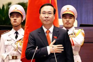 Korruptionsskandaler fældede Vietnams præsident.