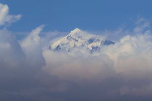 I nogle områder i Himalaya er kinesiske og indiske enheder placeret tæt ved hinanden, siger indisk minister.