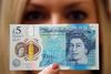 I september sendte Bank of England den nye fempundseddel i cirkulation. Foto: Frank Augstein/AP