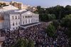 Onsdag aften var der igen store demonstrationer nær præsidentpaladset i Kyiv. Foto: Peter Thomas, Reuters
