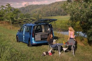 Test: Familien af campere fra VW knopskyder med Caddy California. Den er letkørt, men også pladsmæssig kneben, og modellen kan hurtigt blive næsten lige så dyr som den oprindelige og meget større California.