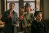 ”Jojo Rabbit” følger den unge, ensomme Hitlerjugend-dreng Jojo (Roman Griffin Davis), hvis verdenssyn bliver vendt på hovedet, da han opdager, at hans mor (Scarlett Johansson) skjuler en ung, jødisk pige (Thomasin McKenzie) på loftet. Foto: Fox Searchlight Pictures