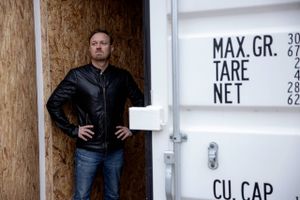 Scantech Marine tænker ud af boksen for at overleve – eller måske rettere ind i boksen. Coronakrisens karantænekrav betyder, at den pressede virksomhed nu flytter ind i mobile containere for at være uafhængig af grænserne.