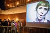 Kunstnerduoen Apperaat - foruden overbevisende skønsang ved Nanna Bech - havde inkorporeret spoken word-passager af Biskop Eremitus Kjeld Holm og tidligere højskoleforstander Jørgen Carlsen. Det resulterede i en spændende dynamik, der leder tankerne hen på Jørgen Leths oplæsning i trioen Vi sidder bare her. Men det var ikke live. Foto: Anita Graversen