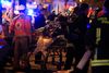 Mindst 100 personer er blevet dræbt på det populære koncertsted Bataclan i Paris fredag aften.