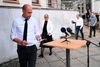 Sundheds- og Ældreminister Magnus Heunicke ledte an på pressemødet. Ministeren er bekymret for de seneste dages udvikling. Foto: Philip Davali