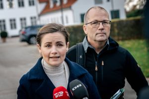 Et flertal af vælgerne i Danmark stemte på blå partier og Moderaterne, men det var rød blok, der fik flest mandater ved folketingsvalget. Det er skævt, mener Enhedslisten, som vil lave reglerne om. 