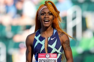 Ingen sort atlet har fået lov at konkurrere med en dopingsag hængende over hovedet, påpeger amerikansk løber.