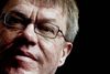 Peter Nedergaard, professor på Københavns Universitet, kalder euroen en "god idé", men mener først, at en ny afstemning om euroforbeholdet bør komme på tale om nogle år.