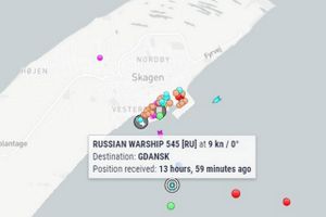 Krav på knap 40 millioner kroner fra canadisk firma har ført til, at et russisk skib tilbageholdes i Danmark.