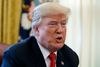 Præsident Donald Trump har onsdag brudt med sin forhenværende tætte kampagneleder, efter at Steve Bannon har langet hårdt ud efter Trumps svigersøn for at holde et møde med russere. Arkvifoto: Evan Vucci