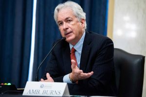 Et enigt Senat har godkendt, at karrierediplomaten William Burns nu skal være CIA-direktør.